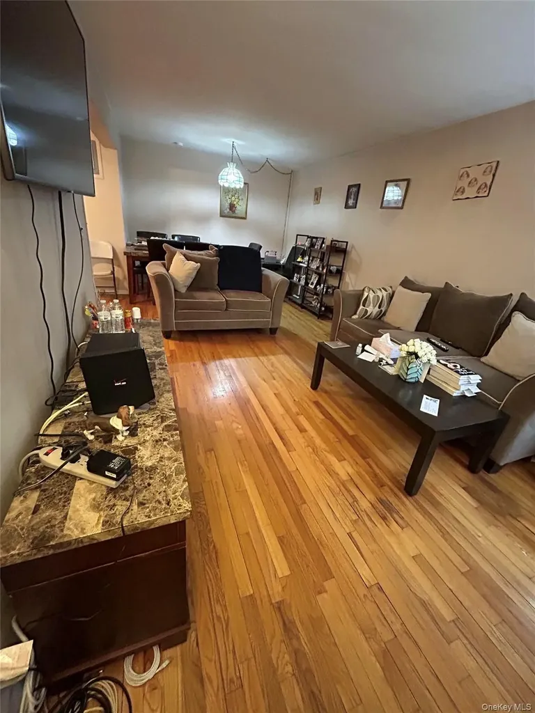 194 Smith Street Freeport NY 11520