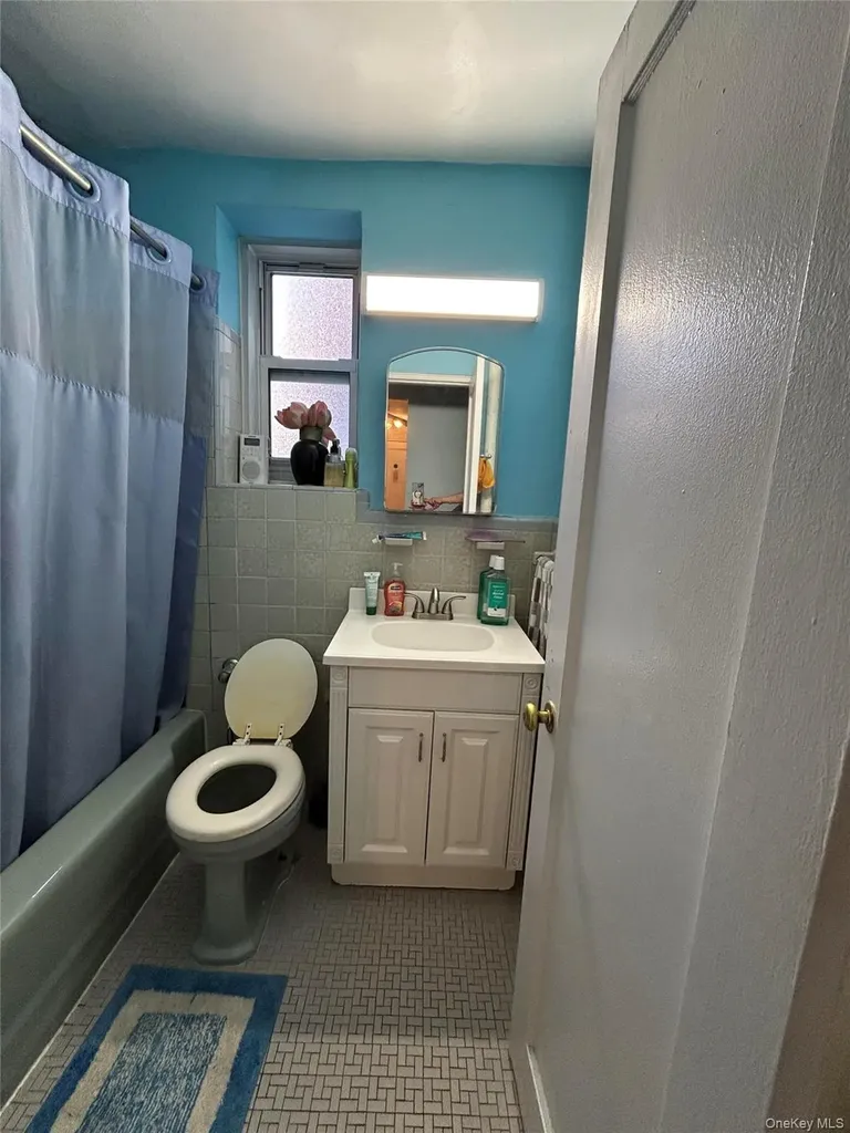 194 Smith Street Freeport NY 11520