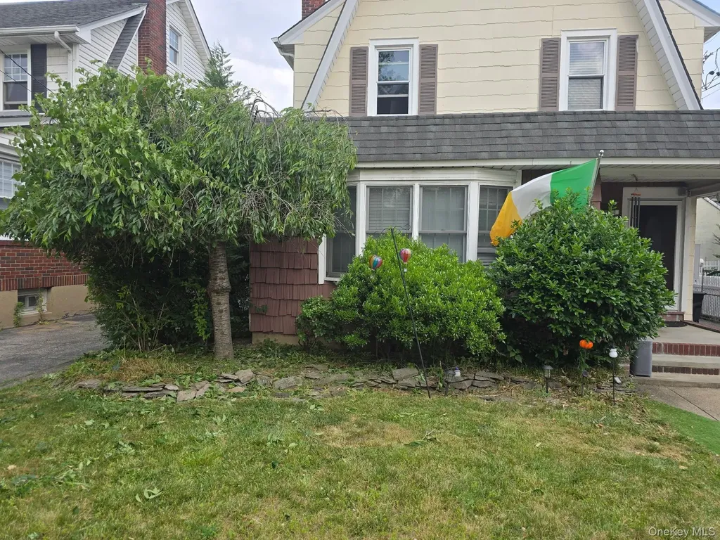 267 Plainfield Avenue Floral Park NY 11001