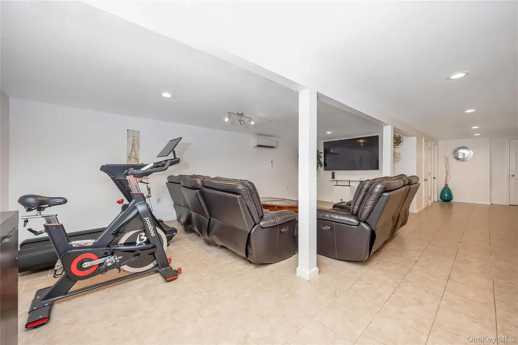 391 Bellmore Road East Meadow NY 11554