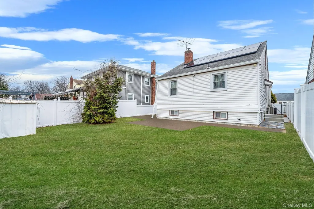12 Edna Court Valley Stream NY 11580