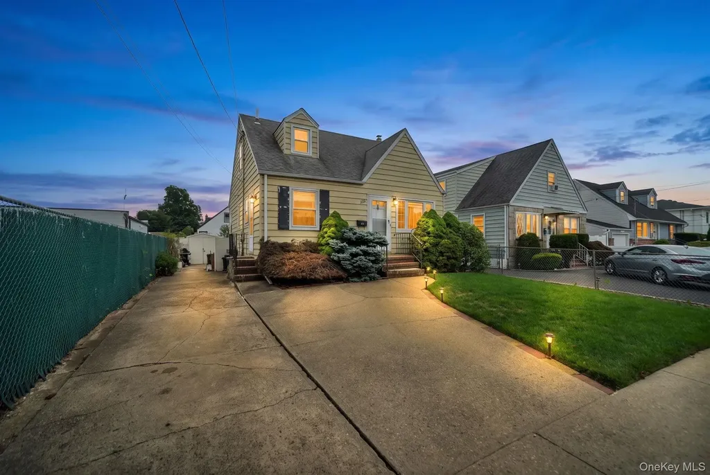 6 Lippold Street Merrick NY 11566
