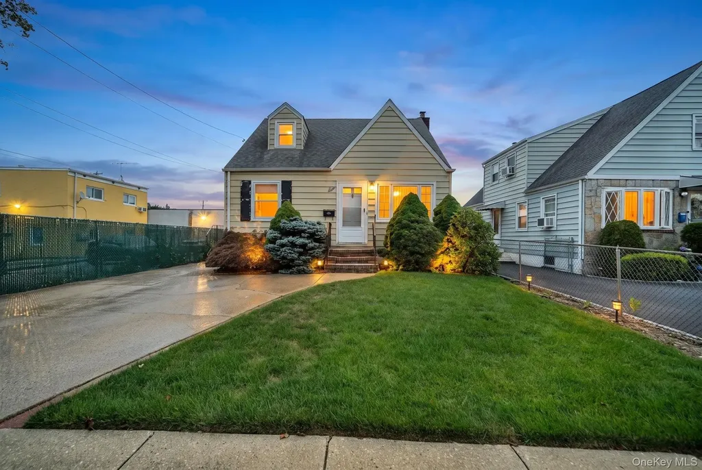 6 Lippold Street Merrick NY 11566