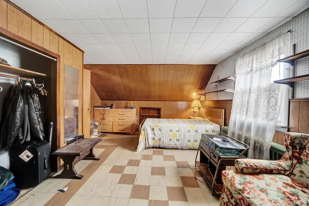 6 Lippold Street Merrick NY 11566
