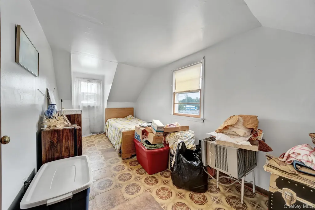 6 Lippold Street Merrick NY 11566