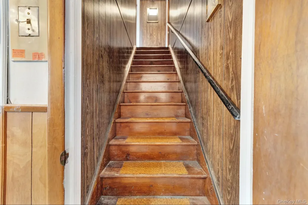 6 Lippold Street Merrick NY 11566