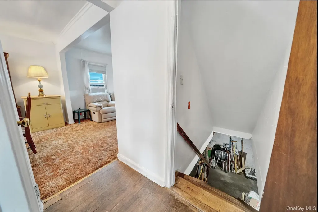 6 Lippold Street Merrick NY 11566