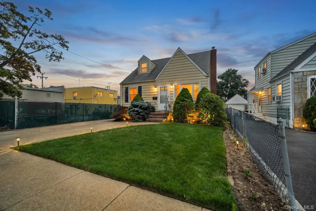 6 Lippold Street Merrick NY 11566