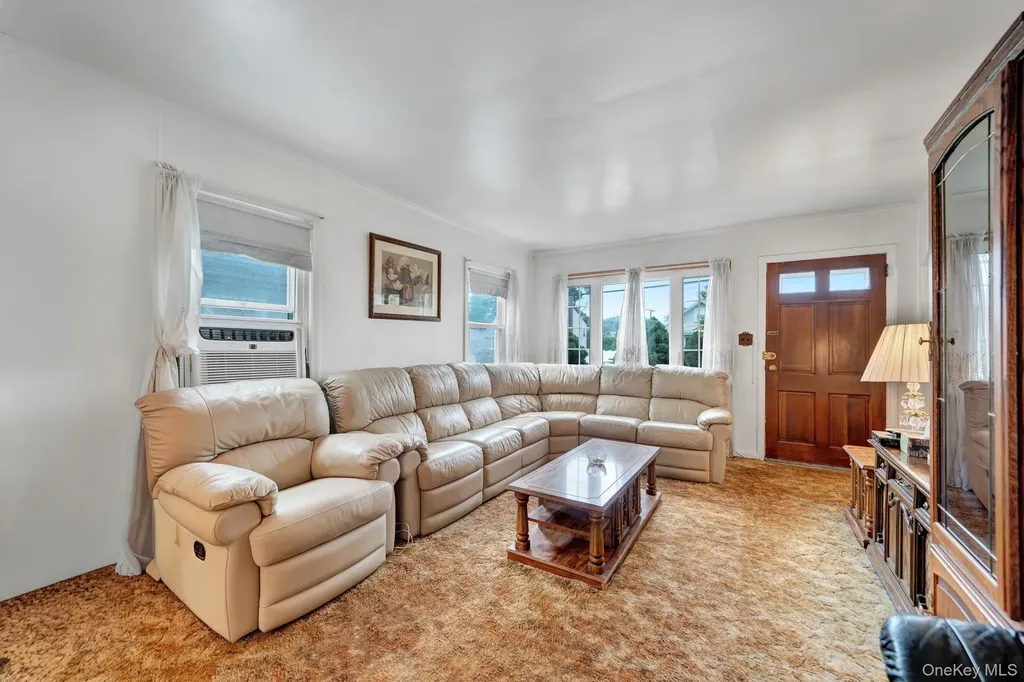 6 Lippold Street Merrick NY 11566