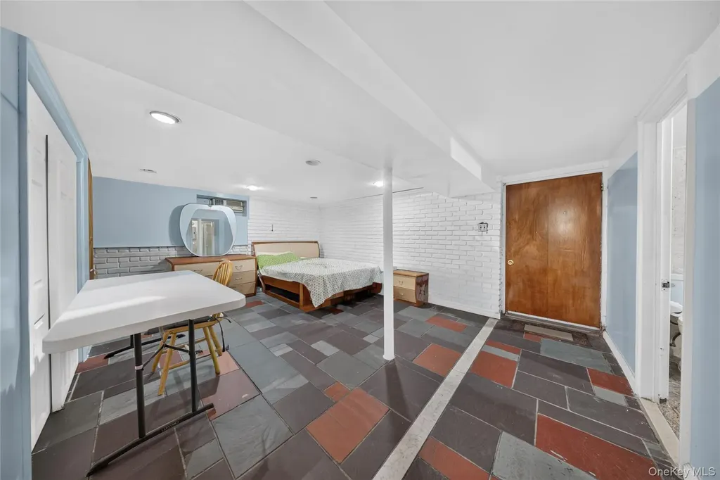 47-39 197th Street Flushing NY 11358