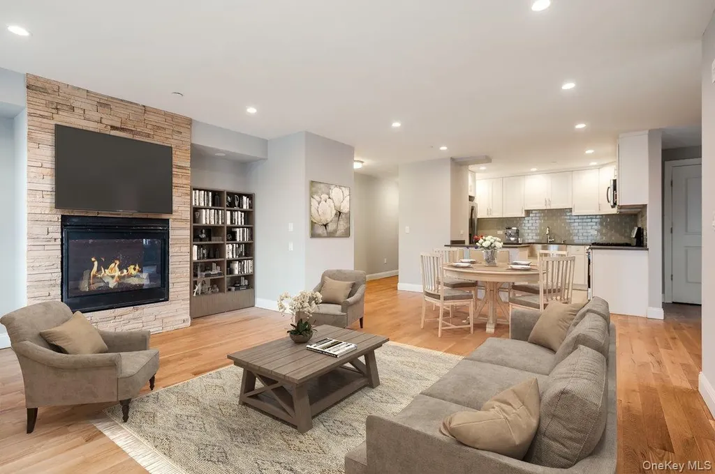 661 W Broadway Long Beach NY 11561