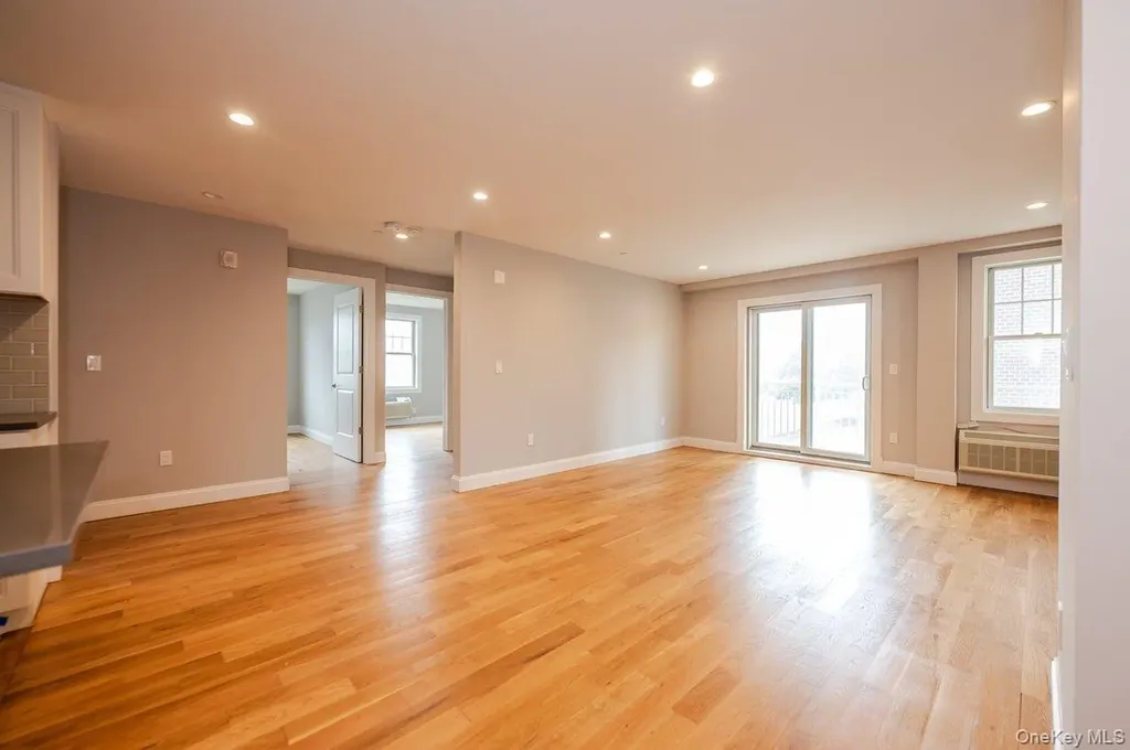 661 W Broadway Long Beach NY 11561
