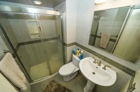 37 Santa Barbara Drive Plainview NY 11803