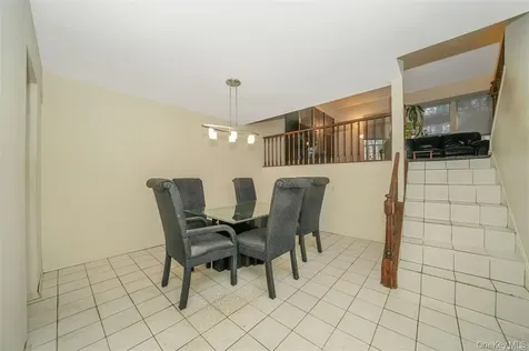 37 Santa Barbara Drive Plainview NY 11803
