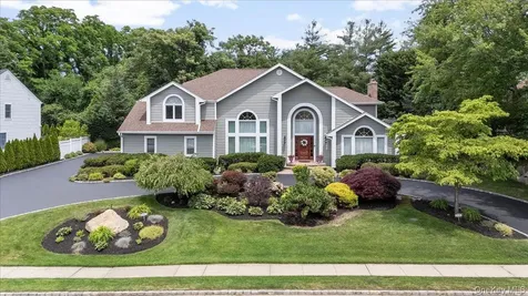 4 Shannon Drive Woodbury NY 11797