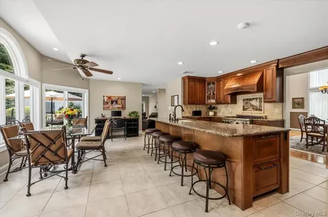 4 Shannon Drive Woodbury NY 11797