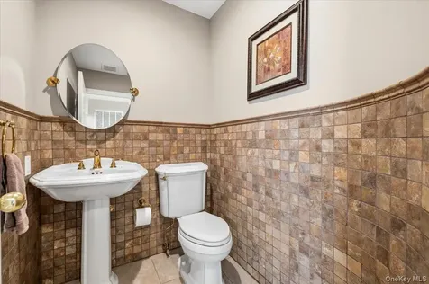 4 Shannon Drive Woodbury NY 11797