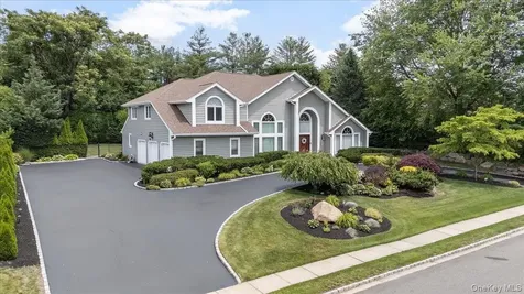 4 Shannon Drive Woodbury NY 11797