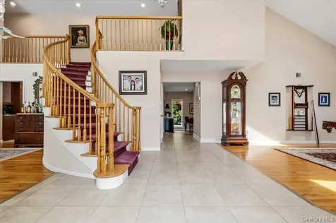 4 Shannon Drive Woodbury NY 11797