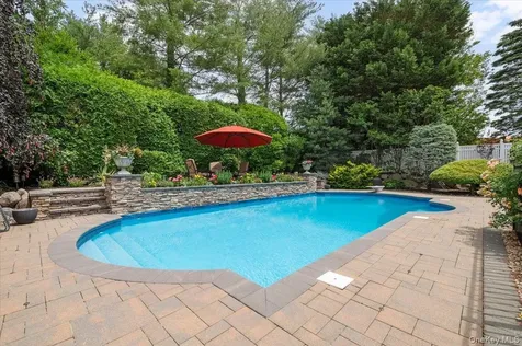 4 Shannon Drive Woodbury NY 11797