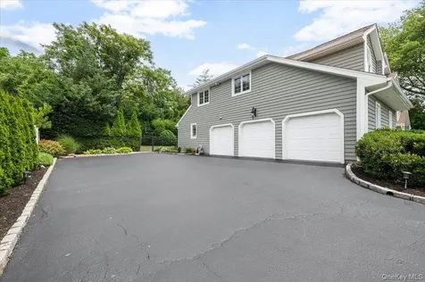 4 Shannon Drive Woodbury NY 11797
