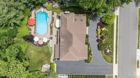 4 Shannon Drive Woodbury NY 11797