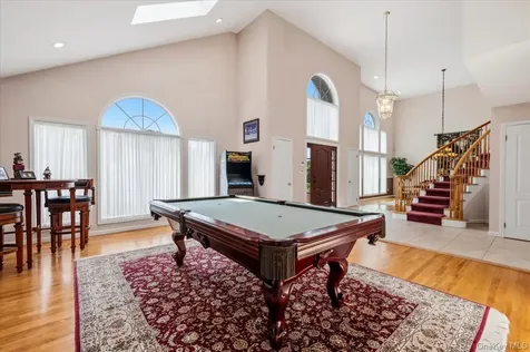 4 Shannon Drive Woodbury NY 11797