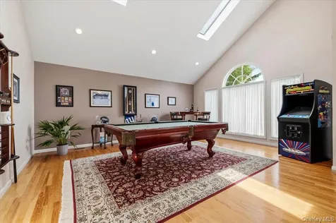 4 Shannon Drive Woodbury NY 11797