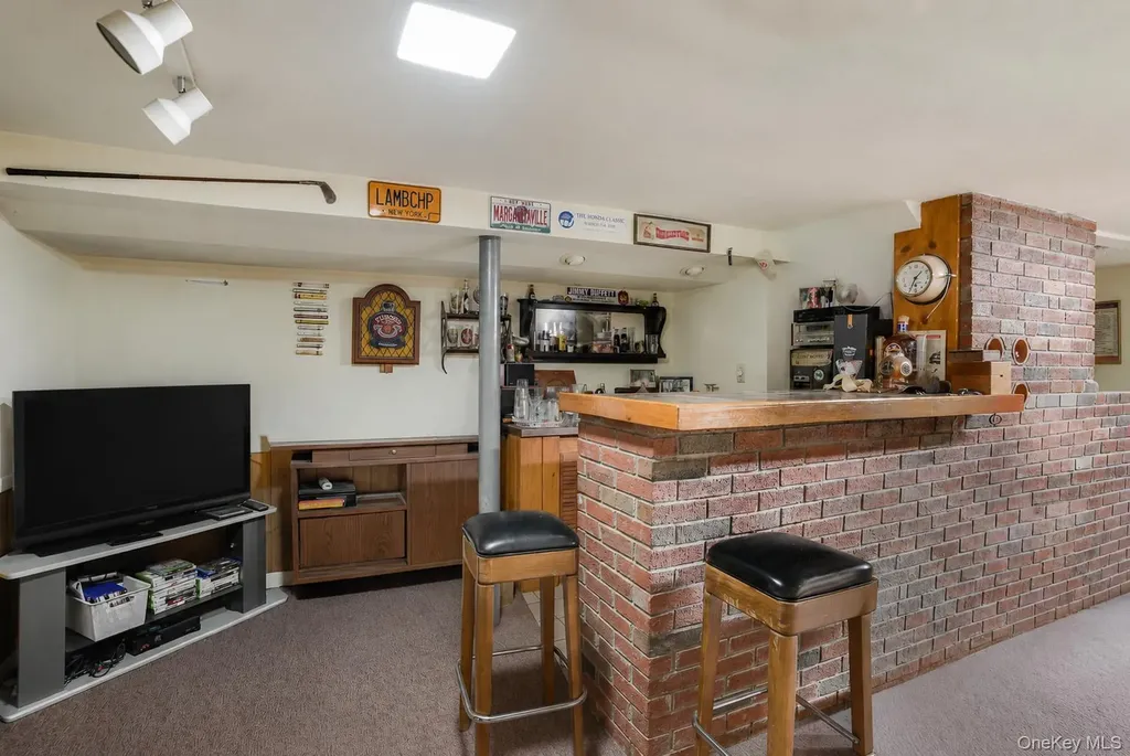 35 Lakeview Avenue Poughkeepsie NY 12601