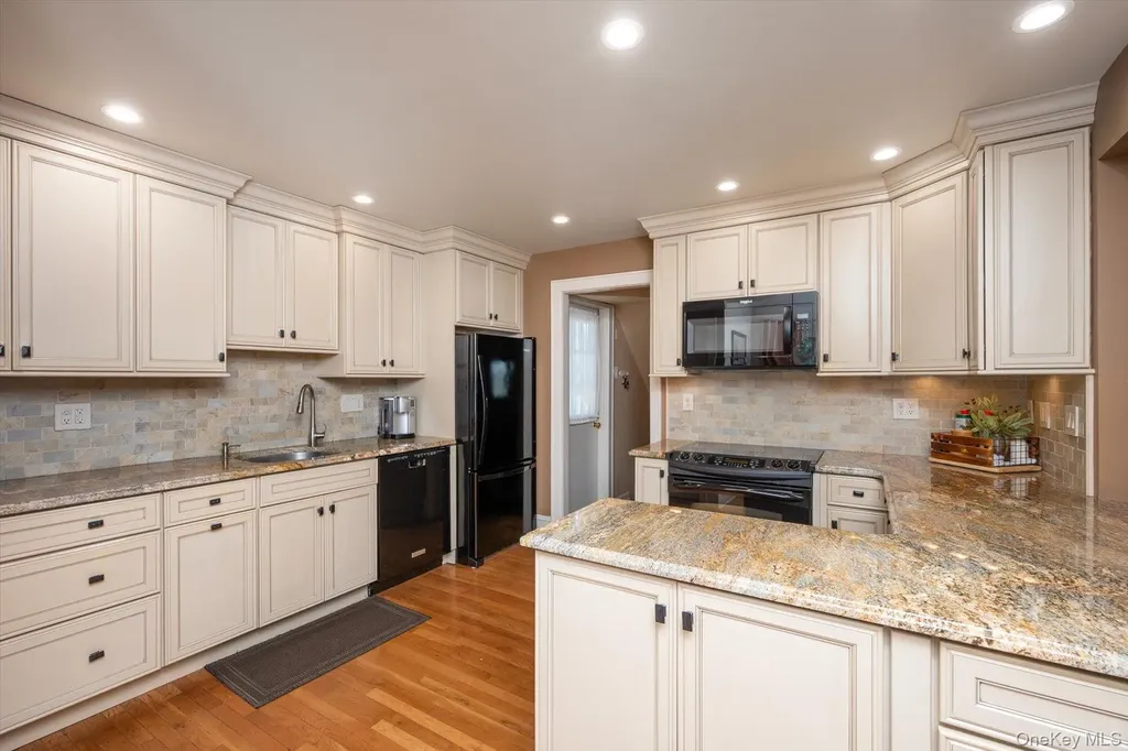 19 Cypress Street Floral Park NY 11001