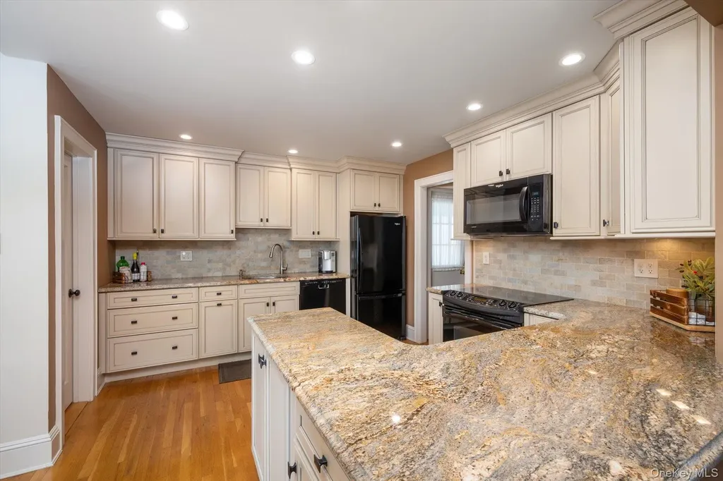 19 Cypress Street Floral Park NY 11001
