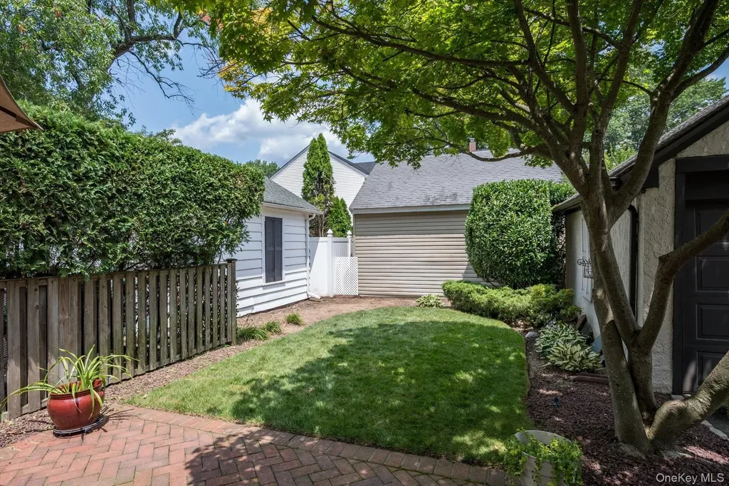 19 Cypress Street Floral Park NY 11001