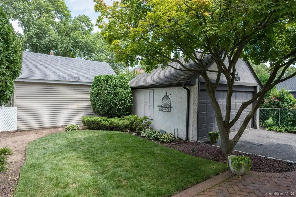 19 Cypress Street Floral Park NY 11001