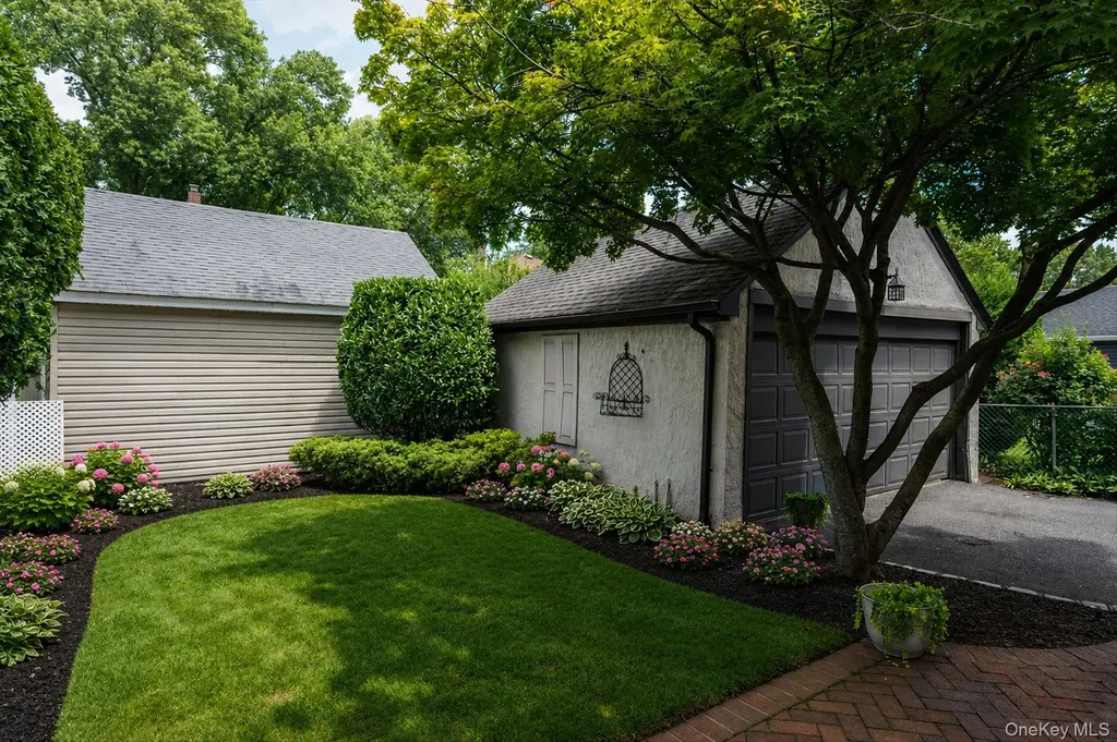 19 Cypress Street Floral Park NY 11001
