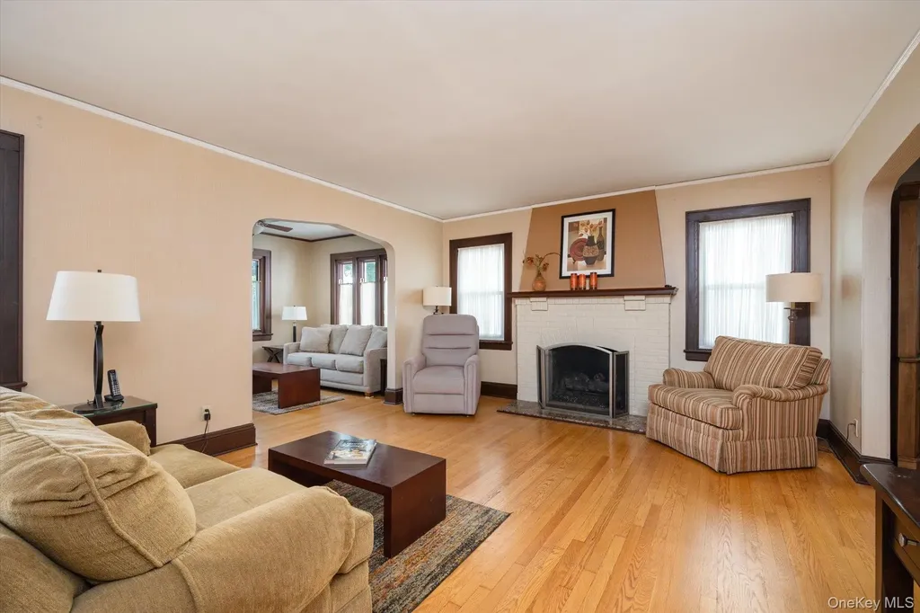 19 Cypress Street Floral Park NY 11001