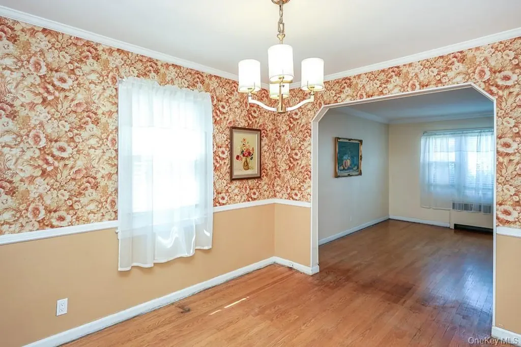 560 N 6th Street New Hyde Park NY 11040