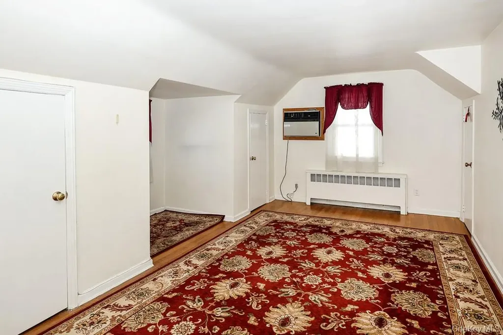 560 N 6th Street New Hyde Park NY 11040