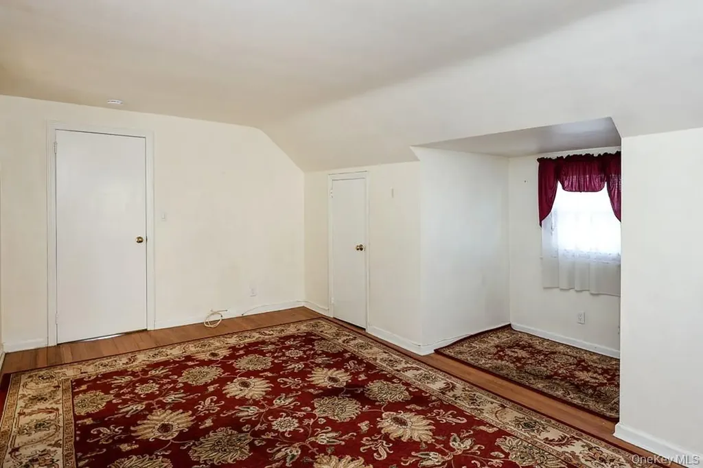 560 N 6th Street New Hyde Park NY 11040