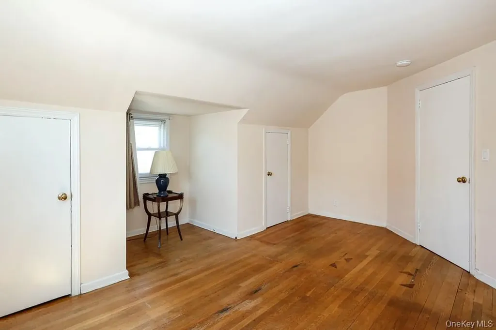 560 N 6th Street New Hyde Park NY 11040
