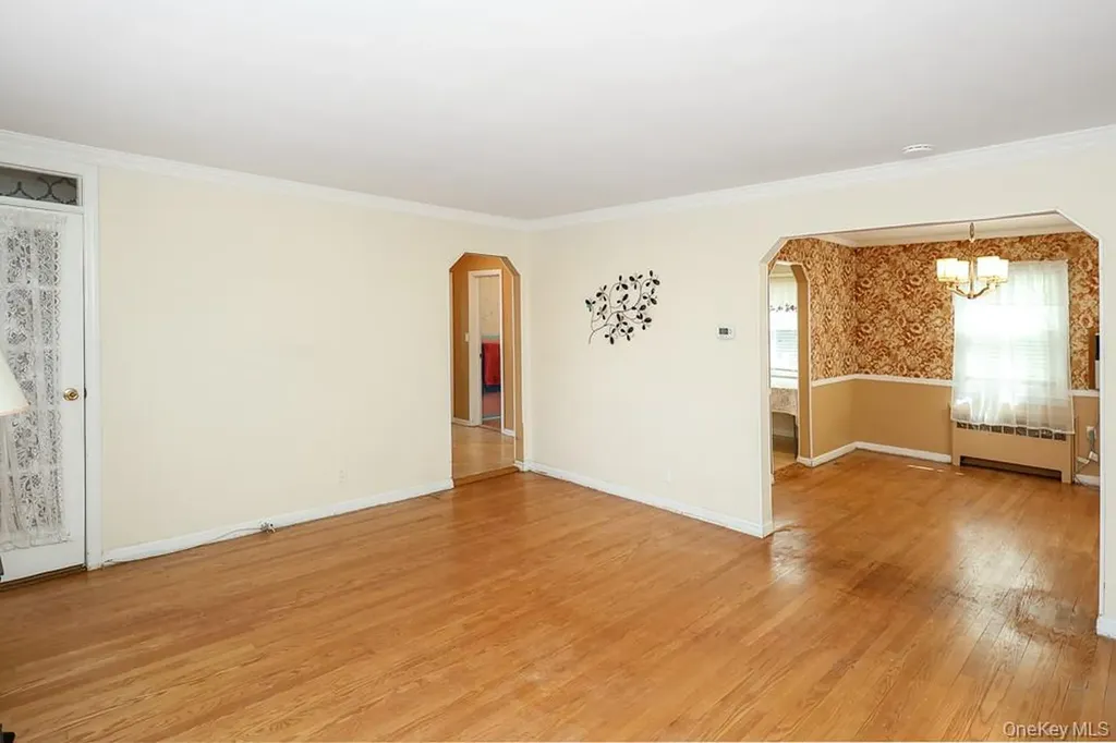 560 N 6th Street New Hyde Park NY 11040