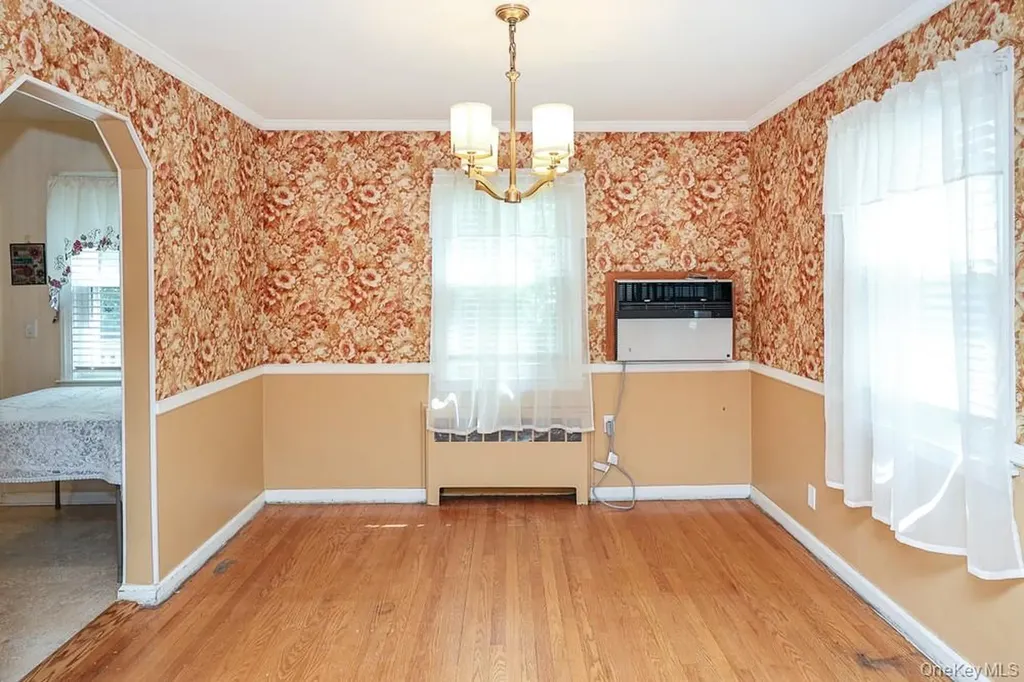 560 N 6th Street New Hyde Park NY 11040
