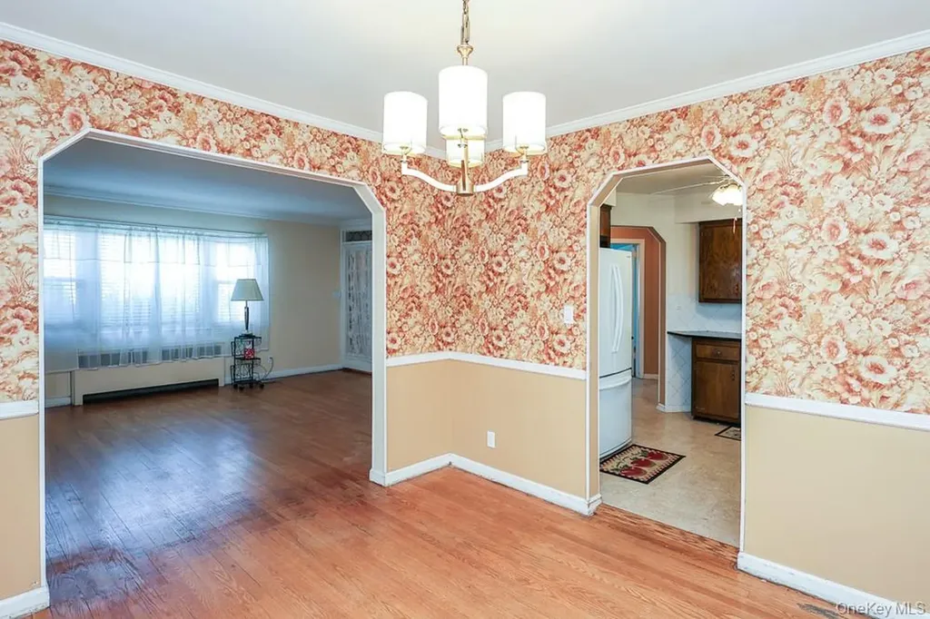 560 N 6th Street New Hyde Park NY 11040