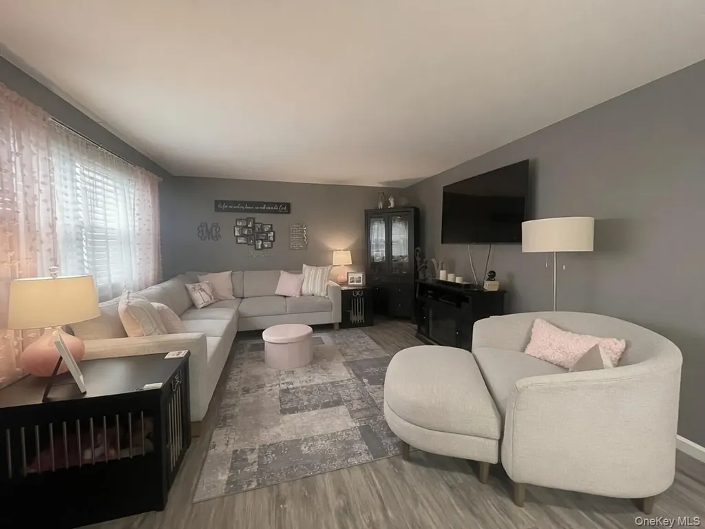 81-11 Langdale Street New Hyde Park NY 11040