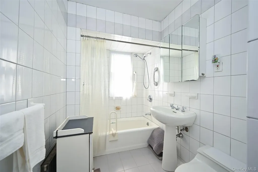 171-37 Courtney Avenue Flushing NY 11358