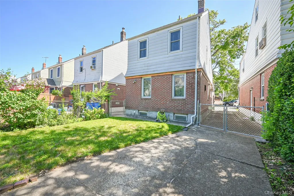 171-37 Courtney Avenue Flushing NY 11358