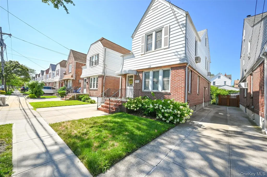 171-37 Courtney Avenue Flushing NY 11358