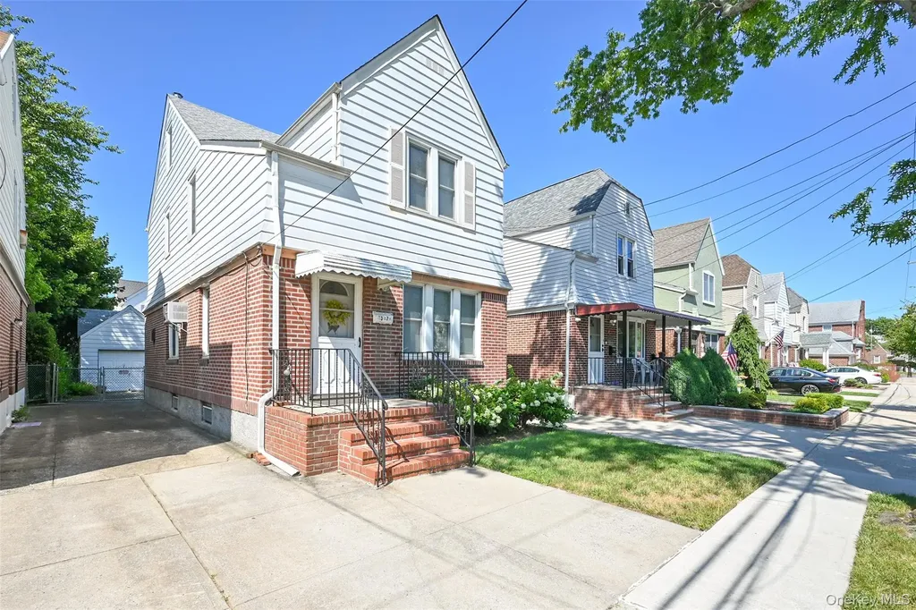 171-37 Courtney Avenue Flushing NY 11358
