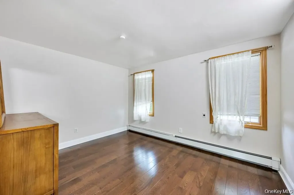 30 Andover Lane Hicksville NY 11801