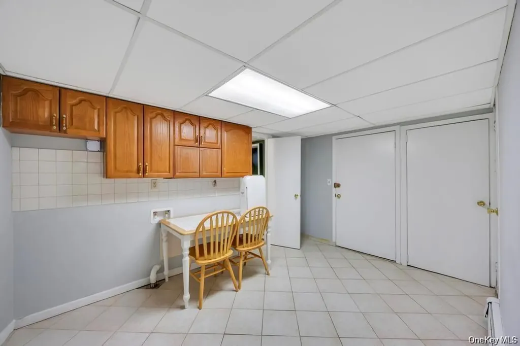 30 Andover Lane Hicksville NY 11801