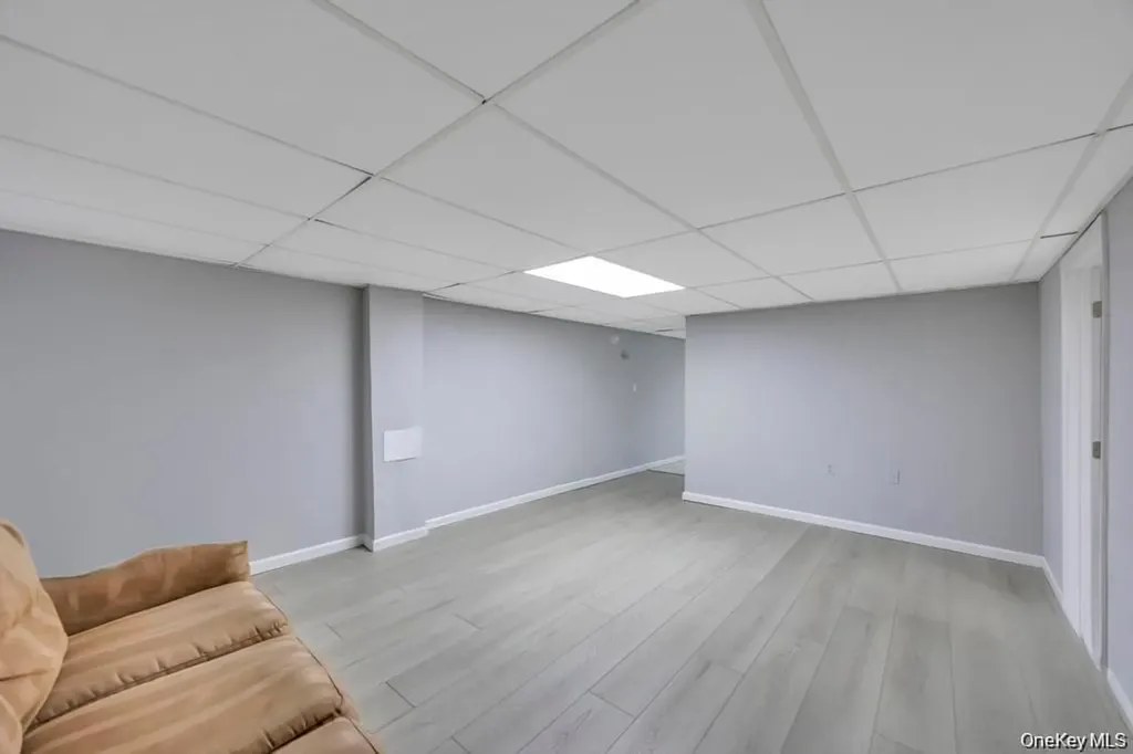30 Andover Lane Hicksville NY 11801